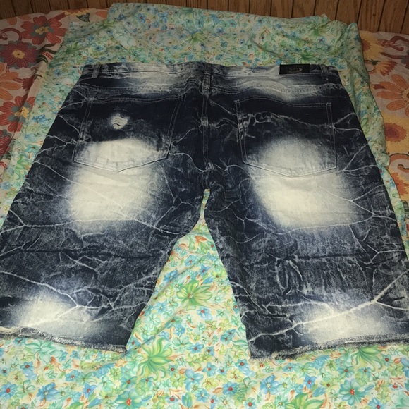 Men dash distress jean shorts - Picture 6 of 7